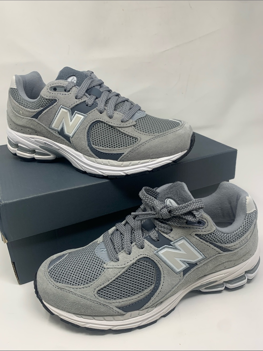 New Balance Gray Mesh & Suede Athletic Sneakers mens 5 womens 6.5